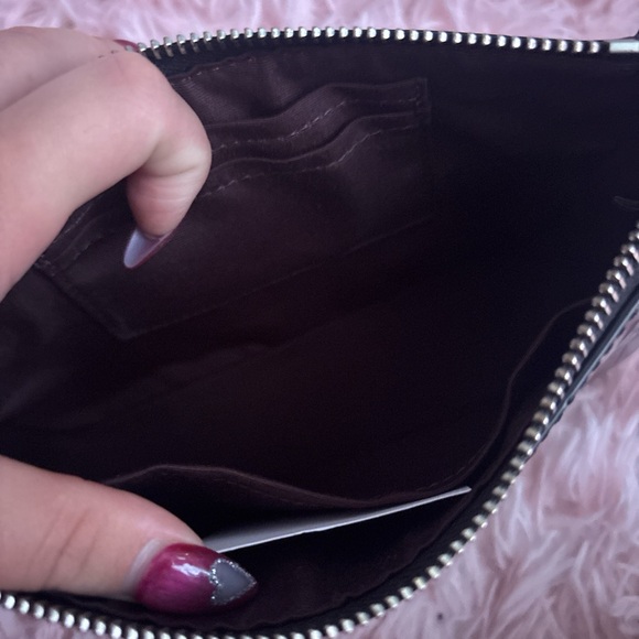 SOLD! - Picture 3 of 4